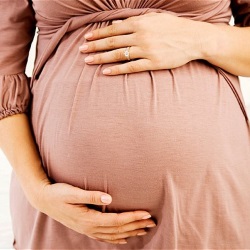 Что делать, если каменеет живот на 38 неделе беременности?