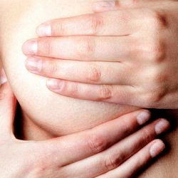 Что делать, если болит грудь при кормлении?