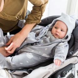 Как одевать новорожденного? Советы молодым мамам