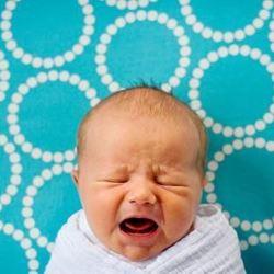 Как успокоить плачущего младенца: несколько полезных советов