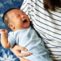 Как успокоить плачущего младенца: несколько полезных советов