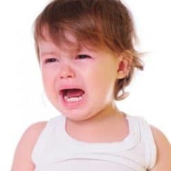 Капризы у детей раннего возраста: как правильно реагировать на слезы и детские истерики?